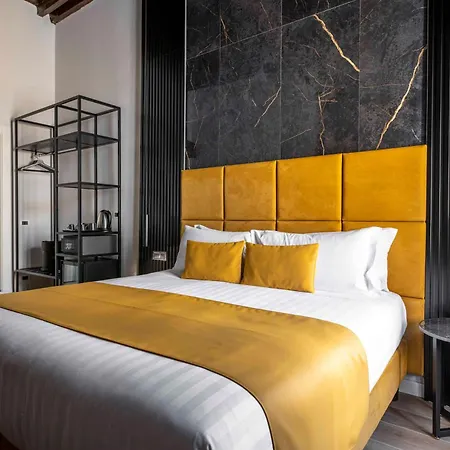 At Luxury Navona 2 Roma